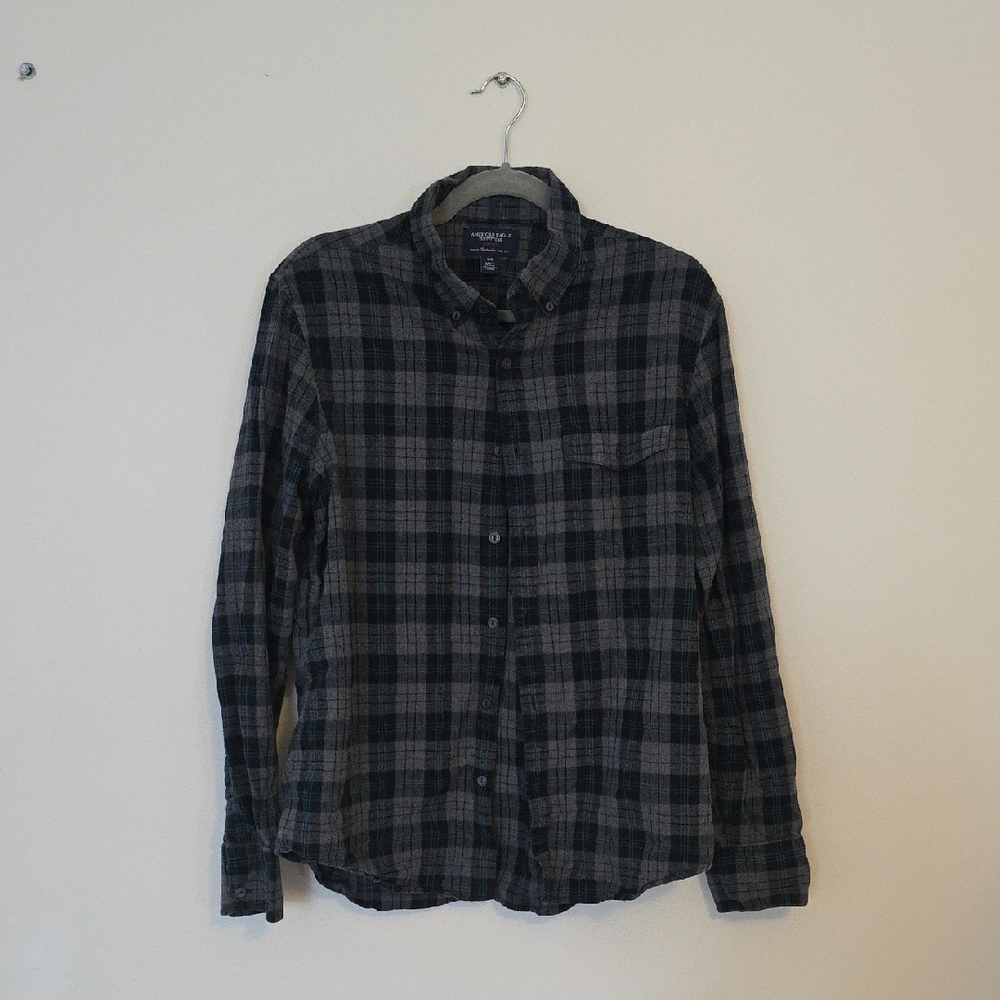 Hollister Dark Plaid Button Down Shirt
